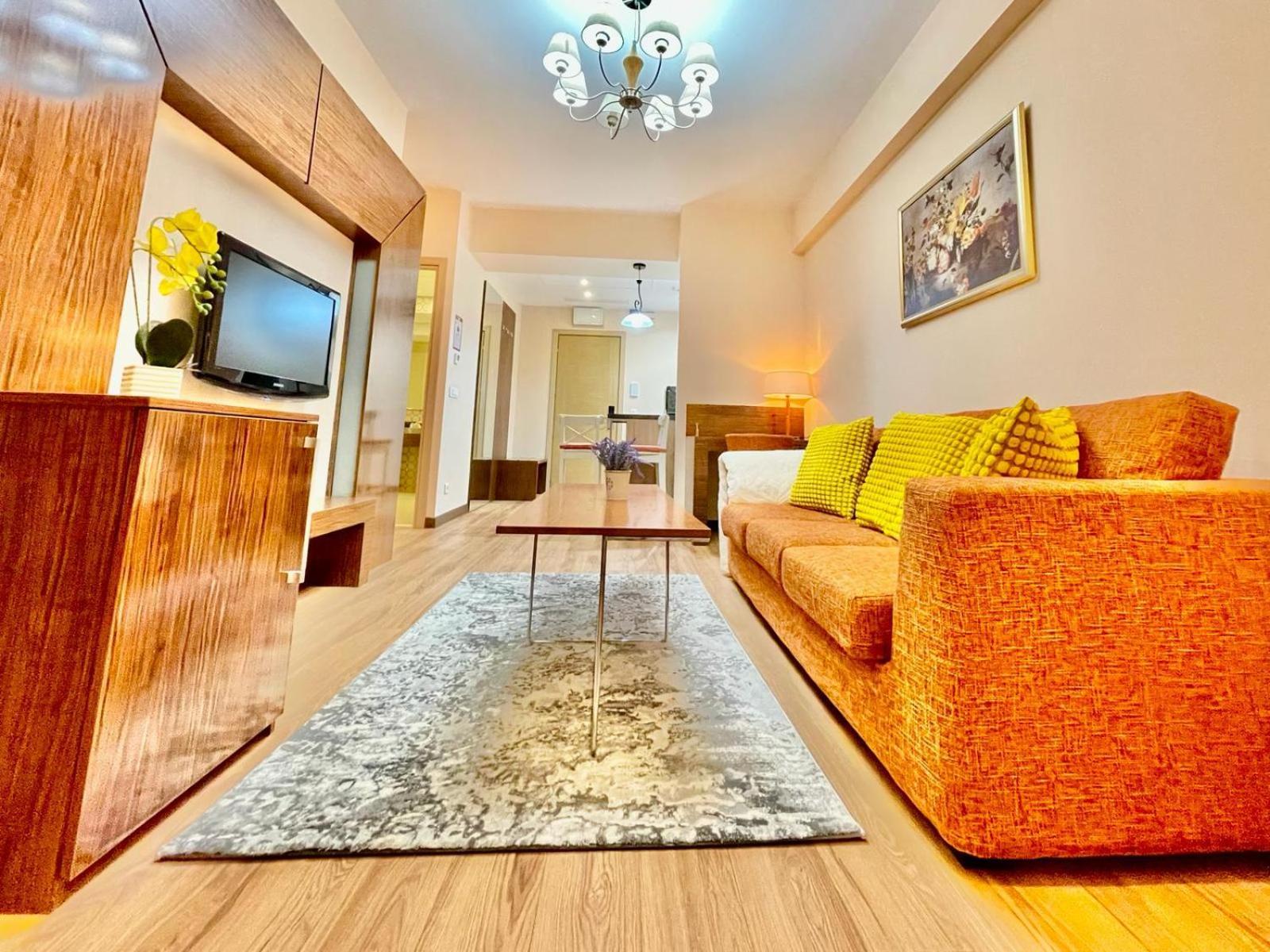 Royal Studio Apartment With A Perfect View - Yamaluxe Bukarest Eksteriør billede